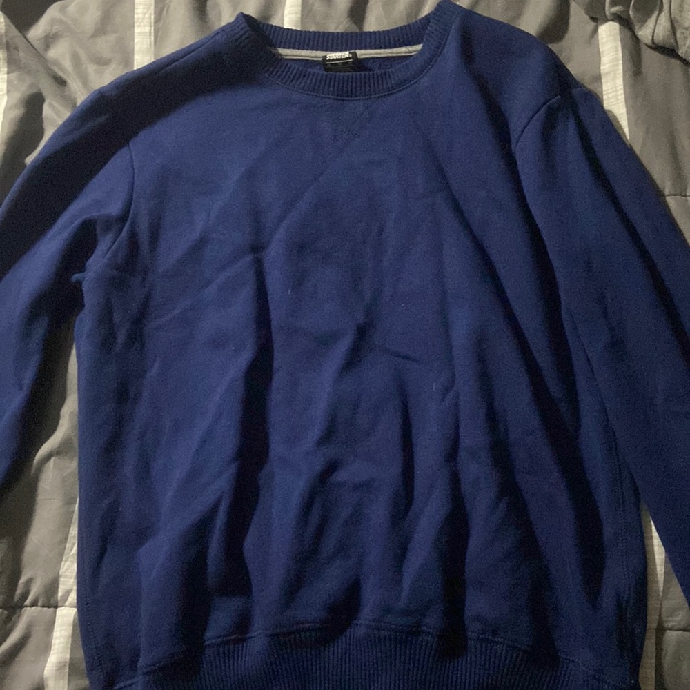 Starter crew neck sweater size medium